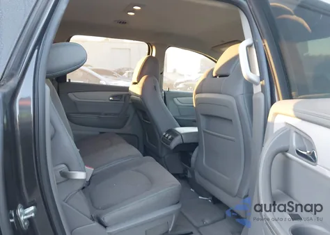 2017 Chevrolet Traverse Ls z USA, uszkodzony, nr VIN 1GNKRFKDXHJ225623